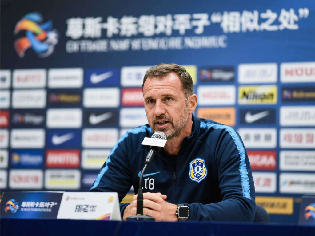 竞争中占据 竞争中占据